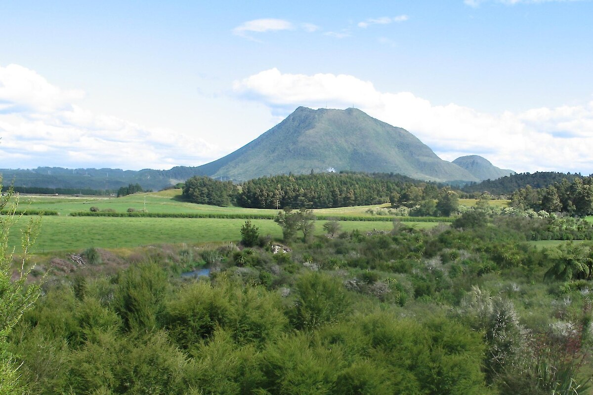 Pūtauaki (Mt Edgecumbe) from the north (2005)